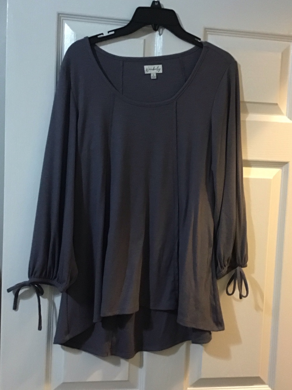 Wonderly Gray Scoop Neck Tunic with Tie Sleeve